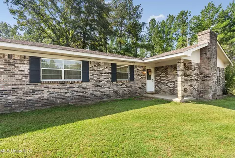 239 Jeffrey Rd, Mclain, MS 39456