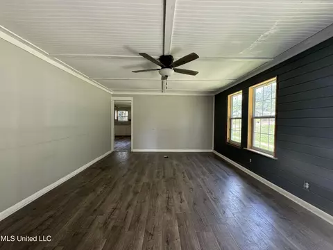Living - 1050 Beech St, Wesson, MS 39191 photo 1 of 1