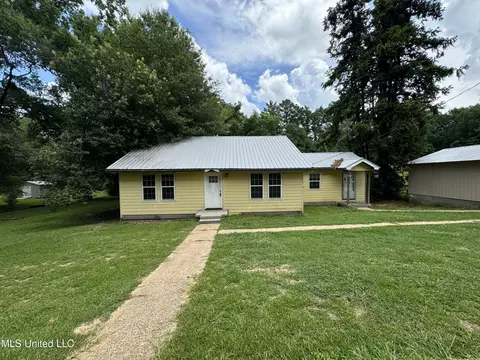 1050 Beech St, Wesson, MS 39191