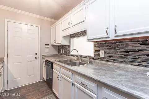 Kitchen - 83 Tyler Cv, Byram, MS 39272 photo 1 of 3