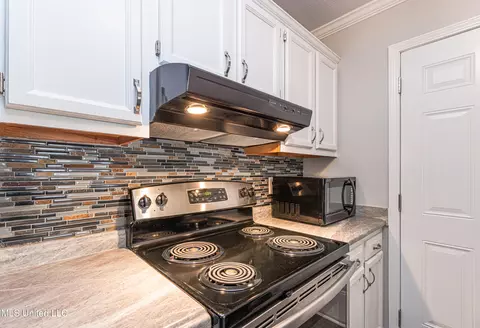 Kitchen - 83 Tyler Cv, Byram, MS 39272 photo 2 of 3
