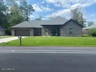 73630 N Diamondhead Dr, Diamondhead, MS 39525
