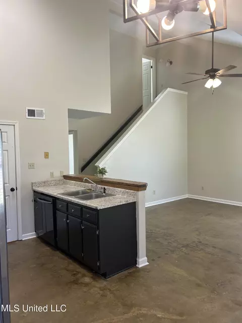 Other - 1990 E Parkway St, Hernando, MS 38632 photo 1 of 6