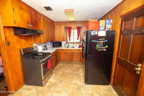 Kitchen - 359 Francis St, Jackson, MS 39206 photo 1 of 1