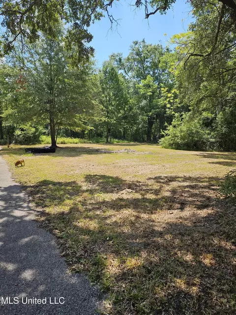 4316 Ceolia Taylor Rd, Moss Point, MS 39562