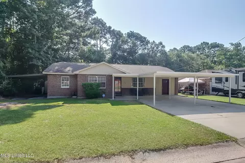 106 Beverly Dr, Gulfport, MS 39503