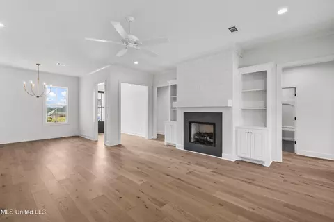 Living - 200 Harvest View Pl, Madison, MS 39110 photo 3 of 4
