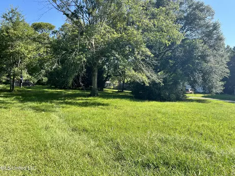 13904 E Tucker Rd, Vancleave, MS 39565