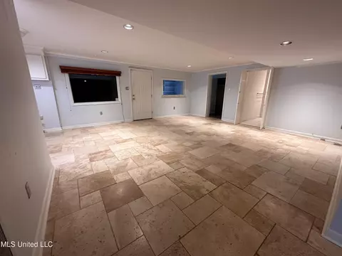 Living - 2037 London Ave, Jackson, MS 39211 photo 1 of 2
