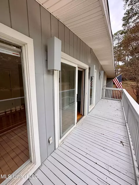 Exterior - 2037 London Ave, Jackson, MS 39211 photo 4 of 5