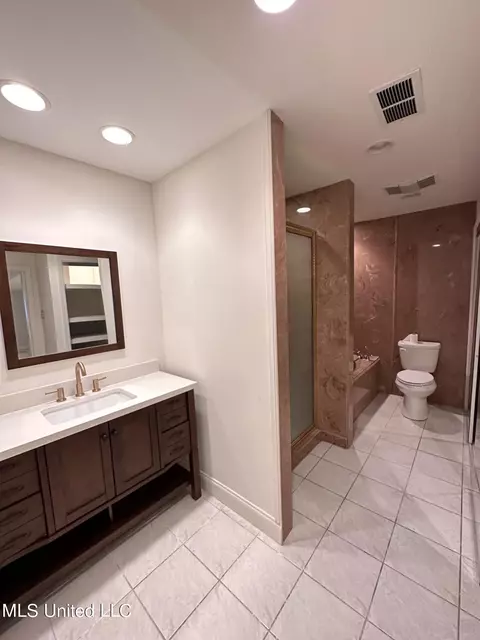 Bath - 2037 London Ave, Jackson, MS 39211 photo 4 of 4