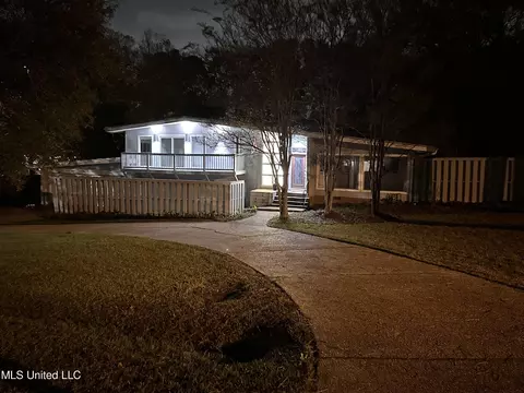 Exterior - 2037 London Ave, Jackson, MS 39211 photo 2 of 5