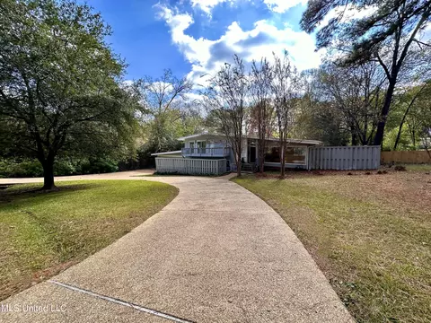 2037 London Ave, Jackson, MS 39211