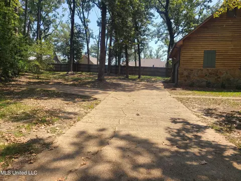 Exterior - 154 Aspen Dr, Madison, MS 39110 photo 3 of 19