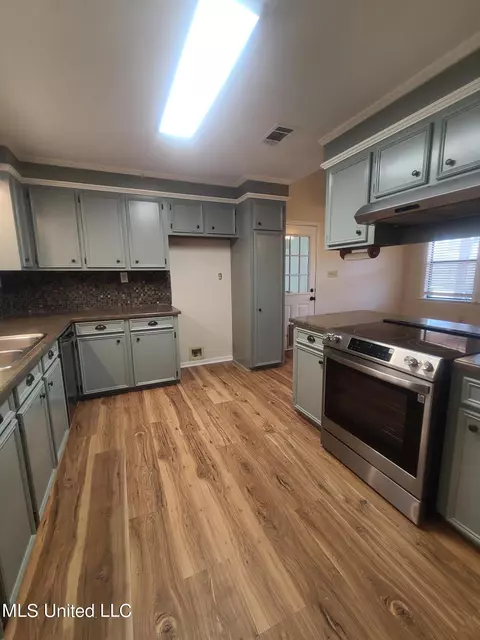 Kitchen - 154 Aspen Dr, Madison, MS 39110 photo 1 of 5