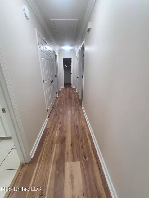 Entry Way - 154 Aspen Dr, Madison, MS 39110 photo 3 of 4