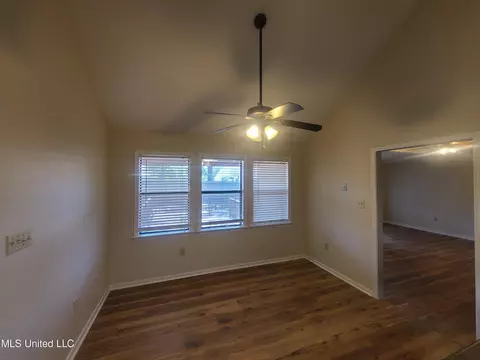 Living - 154 Aspen Dr, Madison, MS 39110 photo 1 of 3