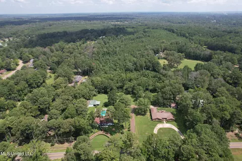 165 Lakeshore Rd, Jackson, MS 39212 photo 9