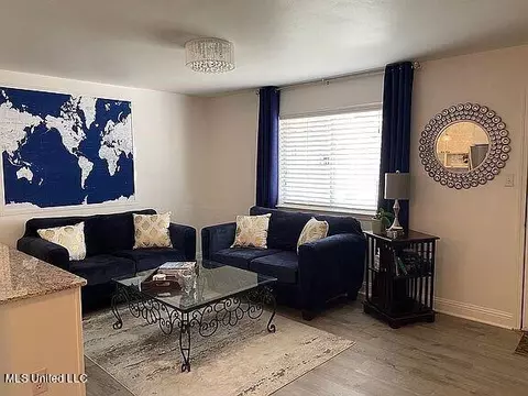 1664 Beach Blvd #114, Biloxi, MS 39531