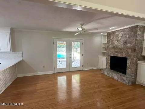 126 Colonial Cir, Jackson, MS 39211 photo 8