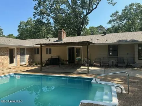 126 Colonial Cir, Jackson, MS 39211 photo 28