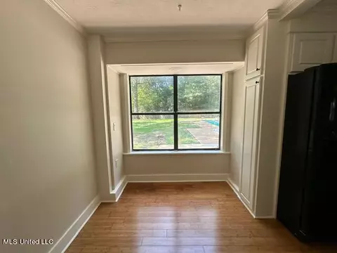126 Colonial Cir, Jackson, MS 39211 photo 2