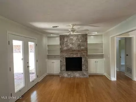 126 Colonial Cir, Jackson, MS 39211 photo 7