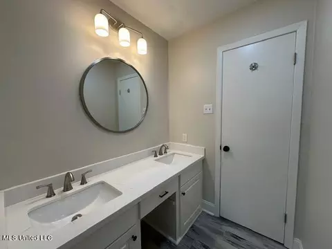 126 Colonial Cir, Jackson, MS 39211 photo 23