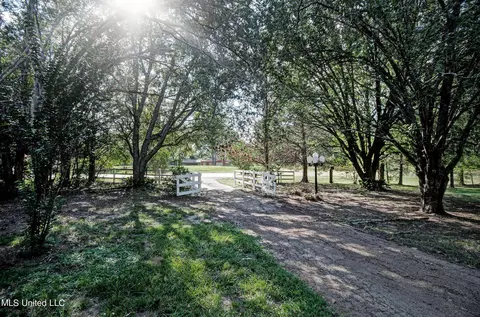 Exterior - 11360 Midway Rd, Raymond, MS 39154 photo 2 of 7
