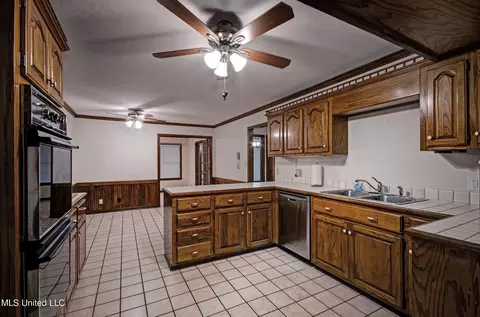 Kitchen - 11360 Midway Rd, Raymond, MS 39154 photo 1 of 3