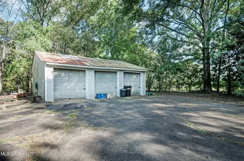 Exterior - 11360 Midway Rd, Raymond, MS 39154 photo 6 of 7