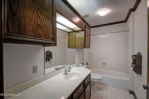 Bath - 11360 Midway Rd, Raymond, MS 39154 photo 1 of 4