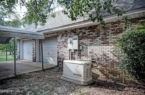 Exterior - 11360 Midway Rd, Raymond, MS 39154 photo 4 of 7