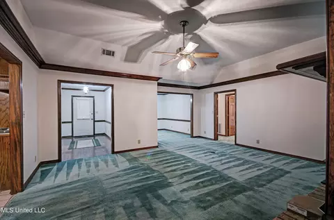 Living - 11360 Midway Rd, Raymond, MS 39154 photo 3 of 3