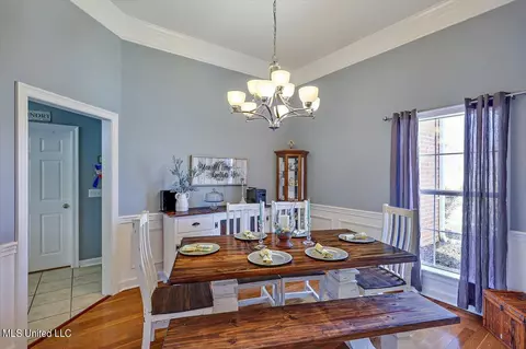 Dining - 429 Grant Fox Dr, Brandon, MS 39047 photo 2 of 3