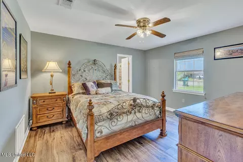 Bedroom - 8342 Kahala Dr, Diamondhead, MS 39525 photo 5 of 6