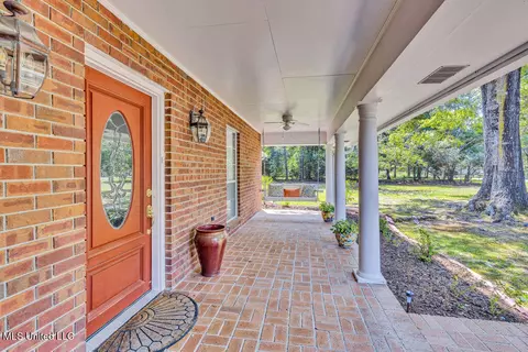 Exterior - 8342 Kahala Dr, Diamondhead, MS 39525 photo 6 of 9