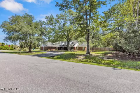 Exterior - 8342 Kahala Dr, Diamondhead, MS 39525 photo 1 of 9