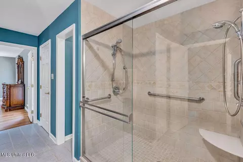 Bath - 8342 Kahala Dr, Diamondhead, MS 39525 photo 2 of 6