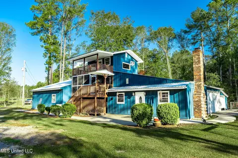 2 Canty Rayborn Rd, Sumrall, MS 39482
