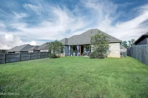 Exterior - 224 Stonebridge Blvd, Brandon, MS 39042 photo 7 of 11