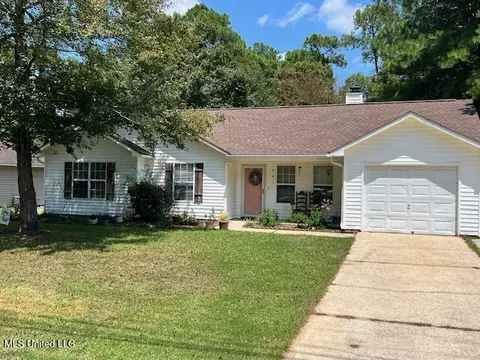 1128 Oak St, Ocean Springs, MS 39564