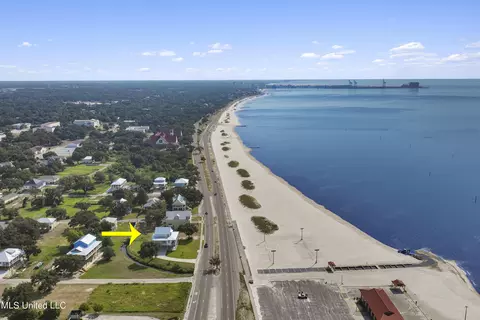 404 E Beach Blvd, Long Beach, MS 39560