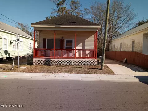 258 Reynoir St, Biloxi, MS 39530