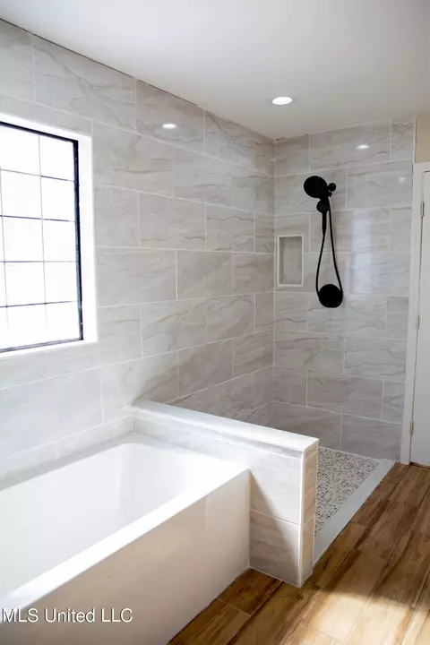 Bath - 13800 Pine Ave, Vancleave, MS 39565 photo 4 of 8