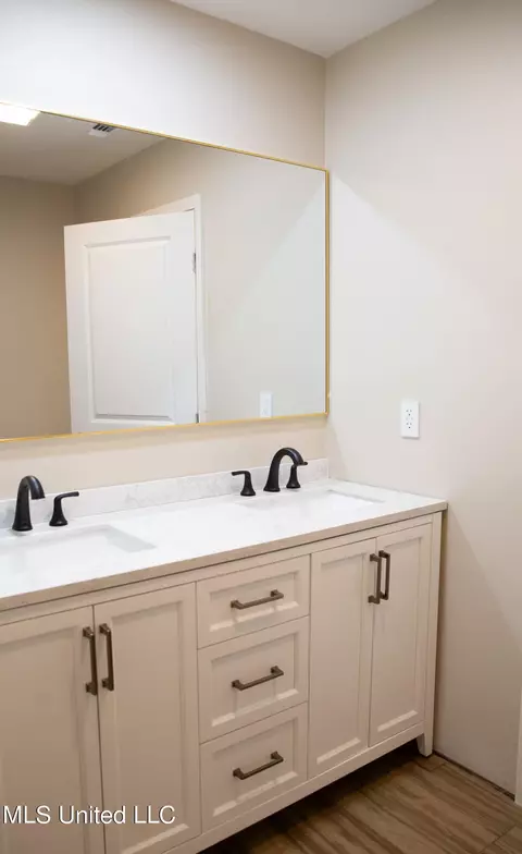 Bath - 13800 Pine Ave, Vancleave, MS 39565 photo 6 of 8