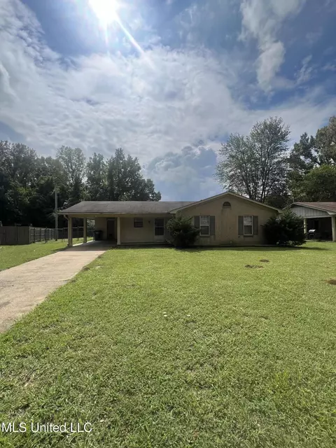 5491 Adams Cir, Horn Lake, MS 38637