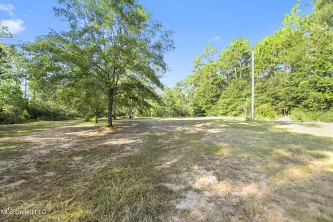 17235 Saucier Lizana Rd, Saucier, MS 39574 photo 10