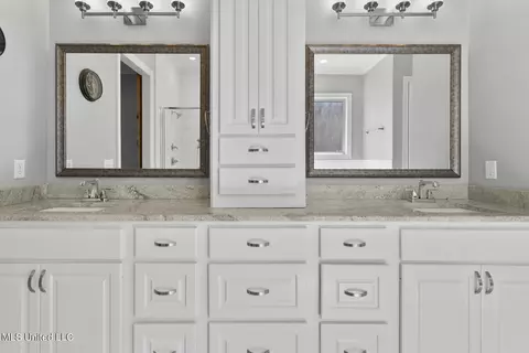 Bath - 403 Duke Ct, Flowood, MS 39232 photo 4 of 7