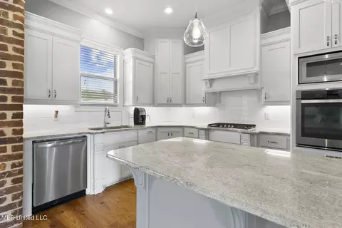 Kitchen - 403 Duke Ct, Flowood, MS 39232 photo 1 of 4